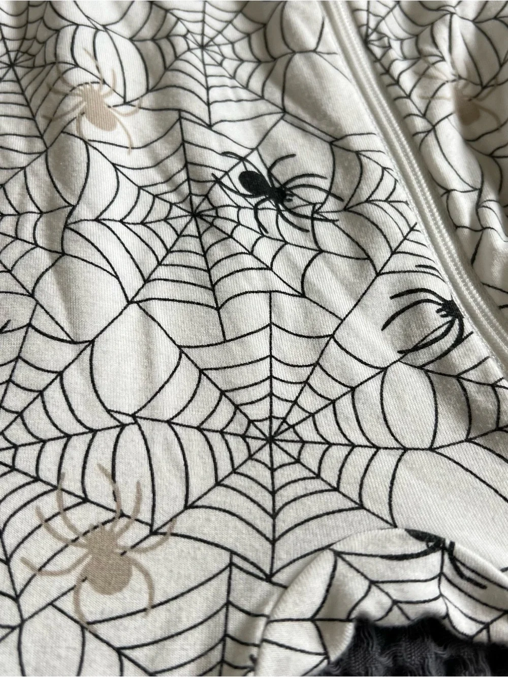 Kyte BABY Cream Spider Web Zip One-Piece with Black Trim Size 3/6 Months